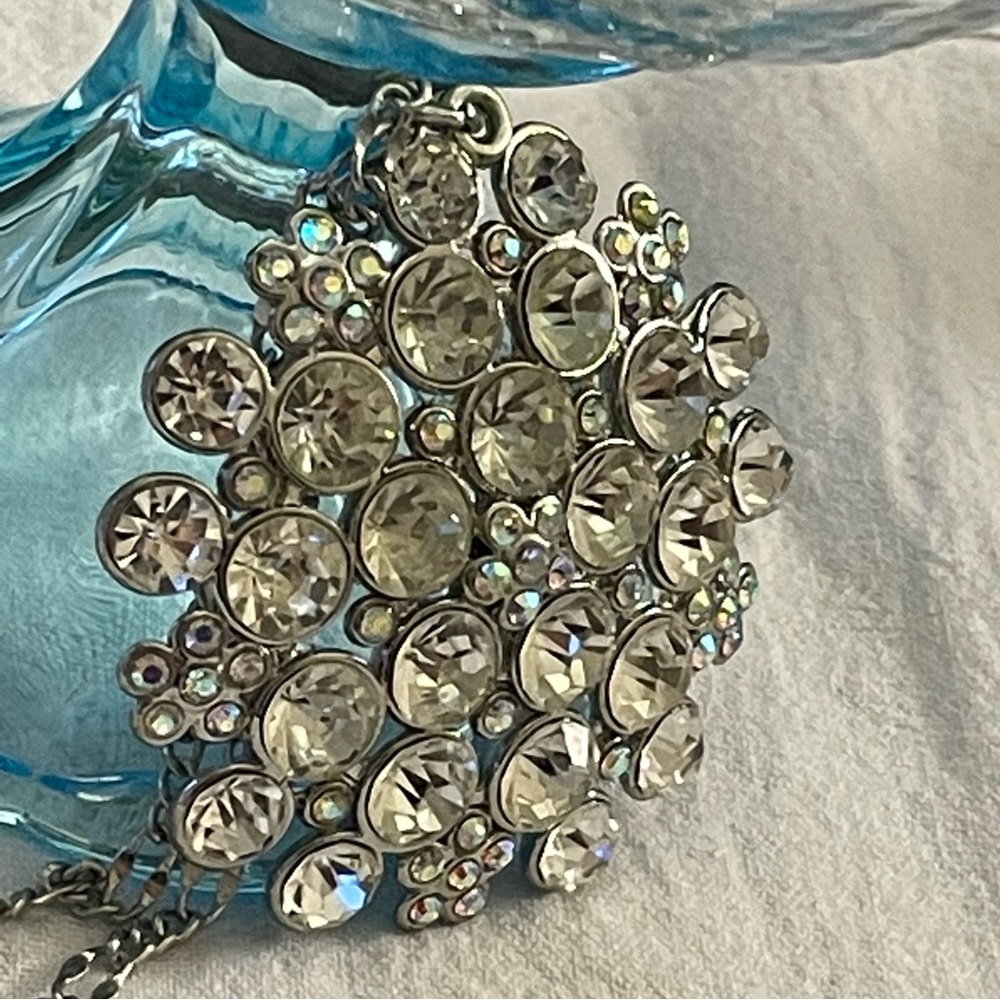 Large beautiful rhinestone glittery pendant on a lovely long silvertone chain